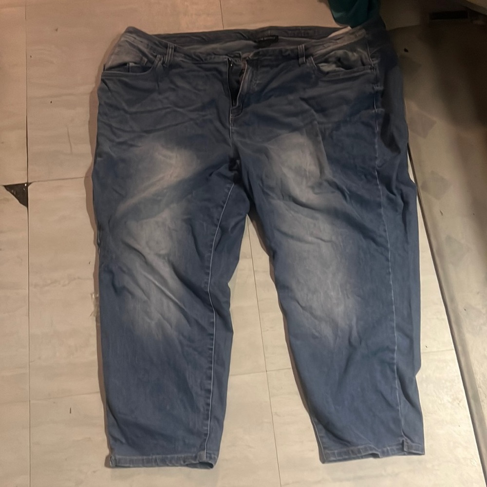 Lane Bryant long capri size 28